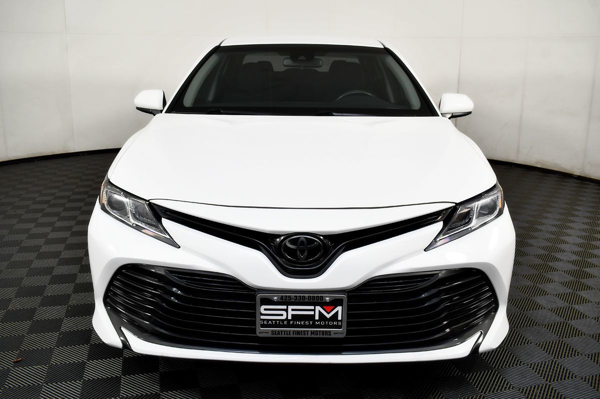 2018 Toyota Camry XLE XSE photo 3