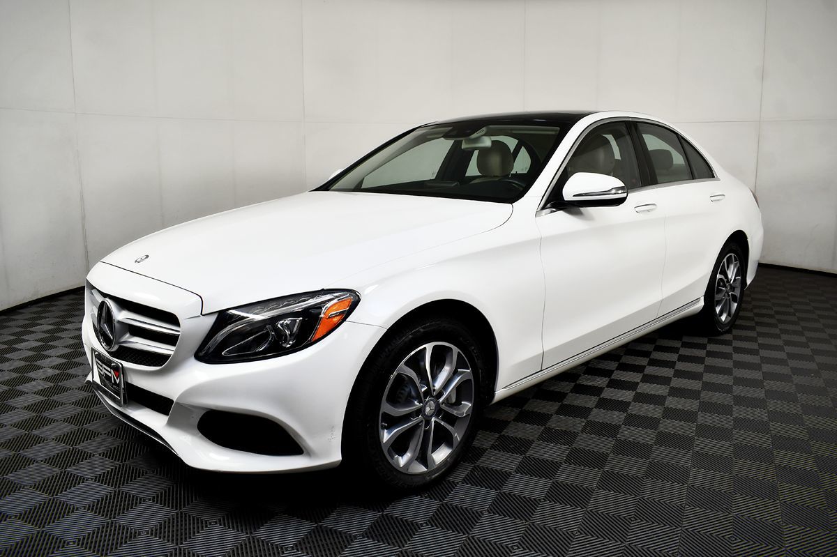 2016 Mercedes Benz C 300 4MATIC Sedan photo 2