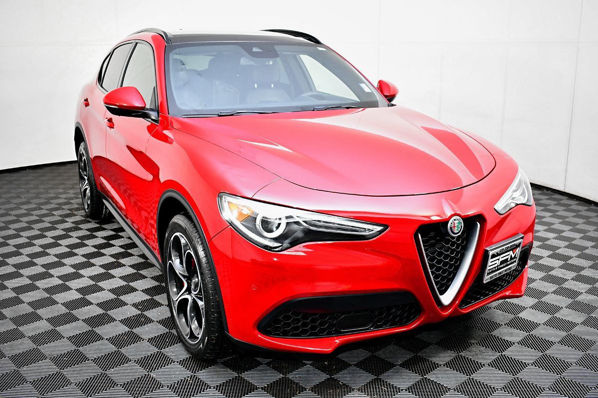 2019 Alfa Romeo Stelvio Ti Sport photo 4
