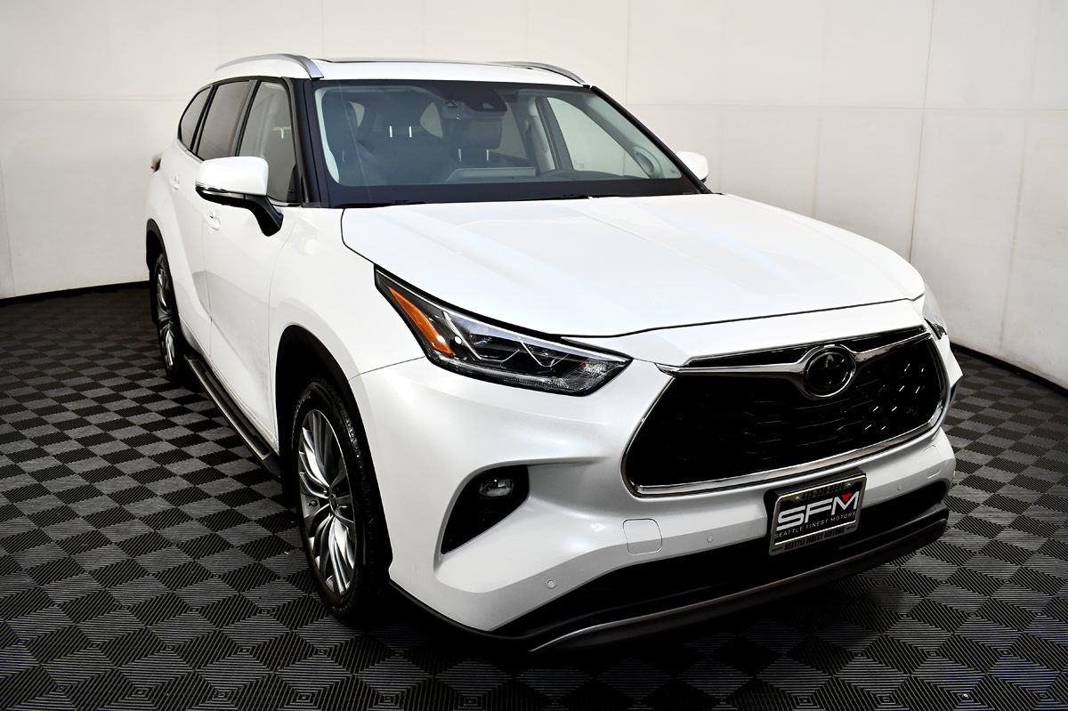 2022 Toyota Highlander Platinum photo 4