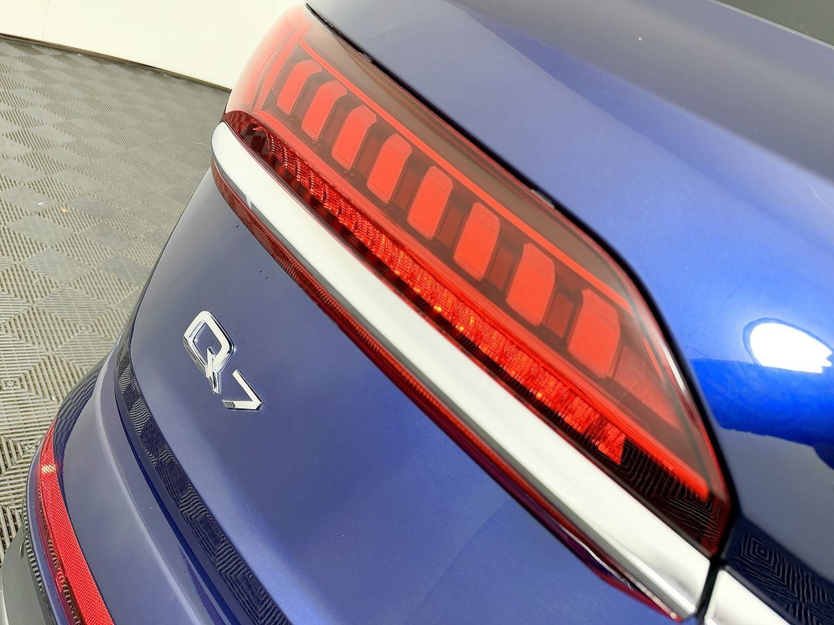 2023 Audi Q7 Premium Plus - Photo 11
