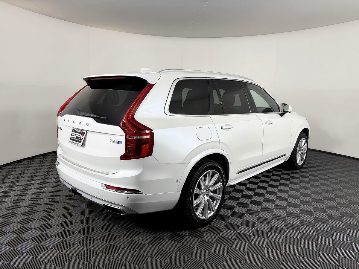 Volvo XC90 photo 8