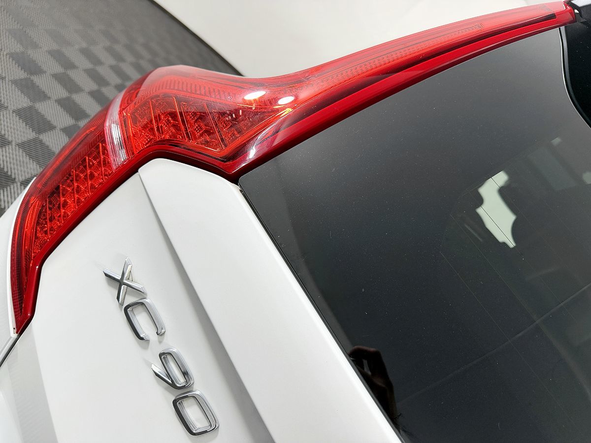 Volvo XC90 photo 12