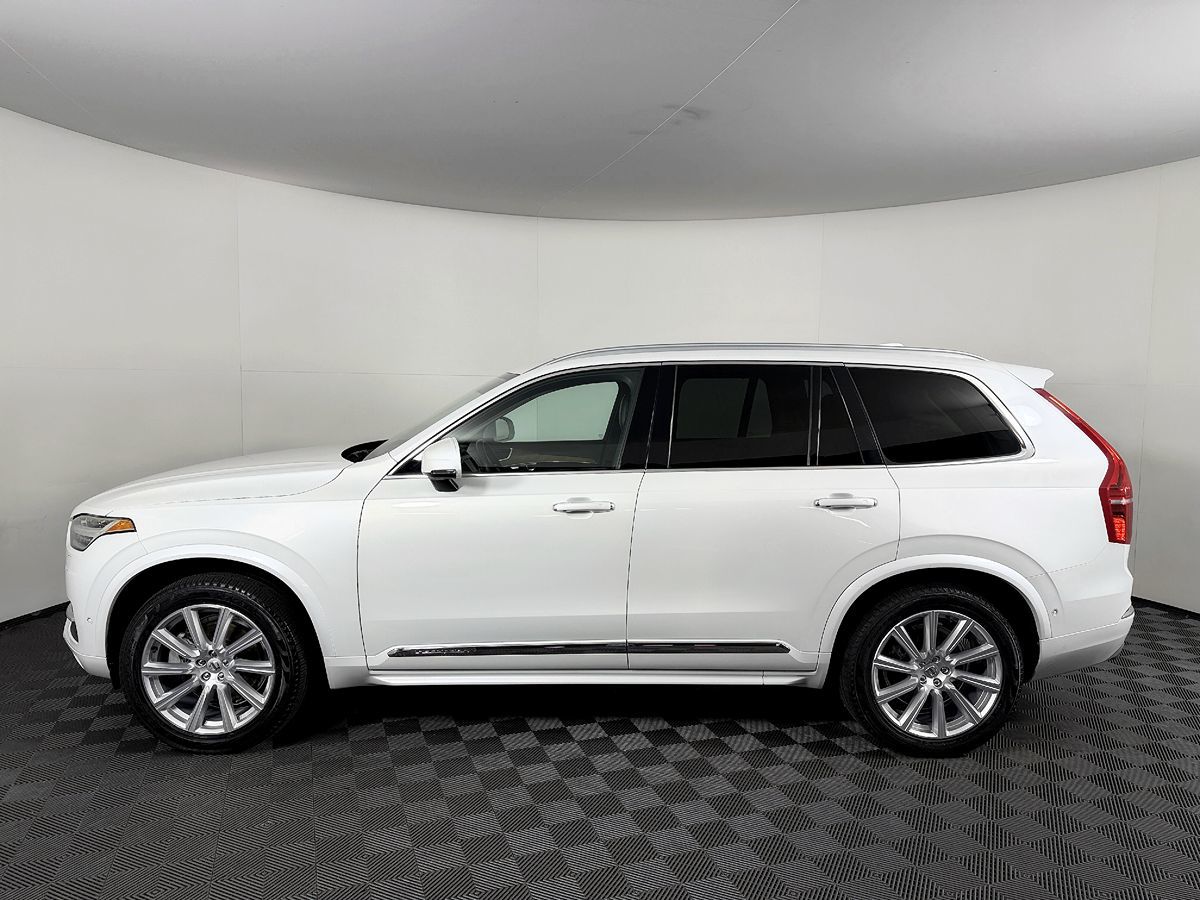 Volvo XC90 photo 17