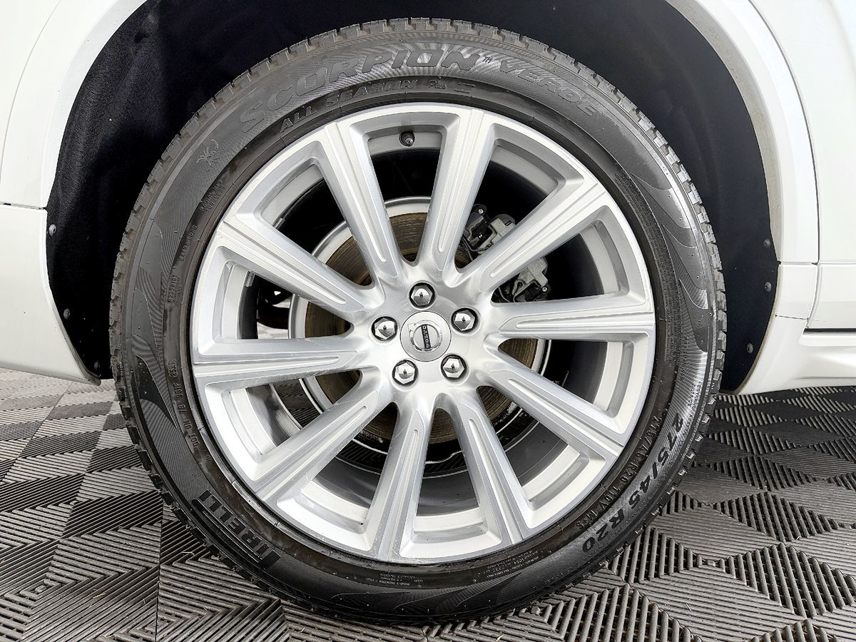 Volvo XC90 photo 24