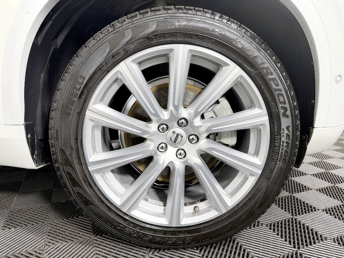 Volvo XC90 photo 25