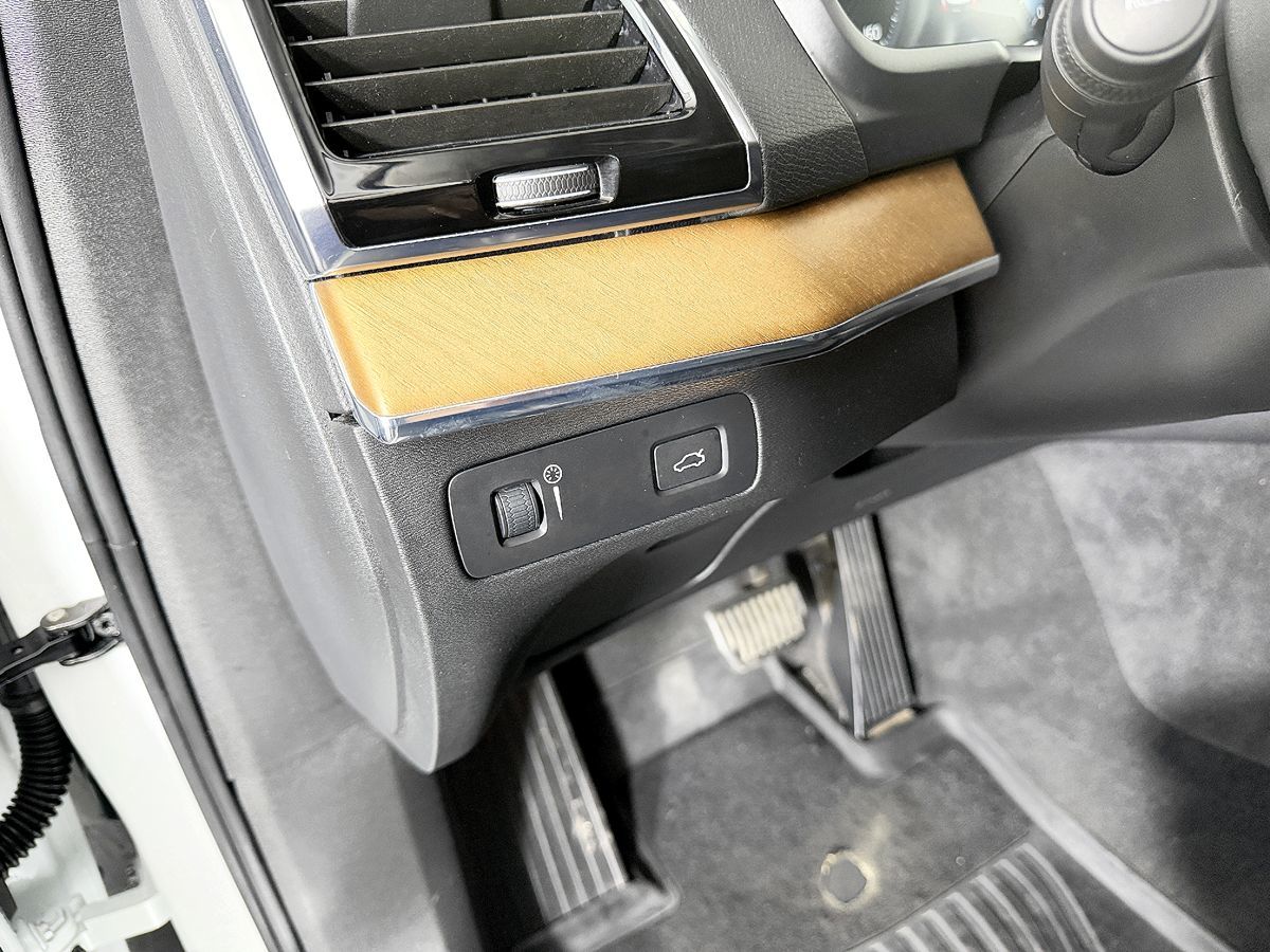 Volvo XC90 photo 29