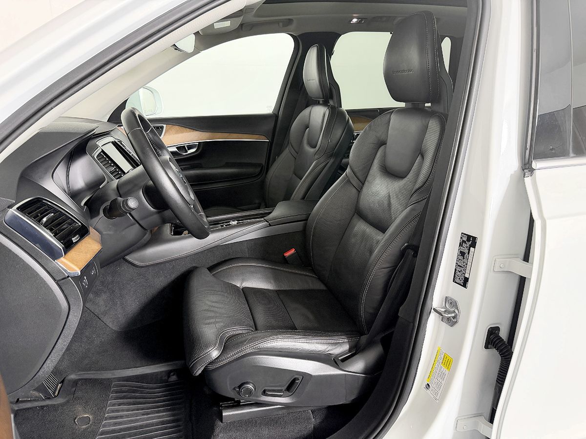Volvo XC90 photo 31