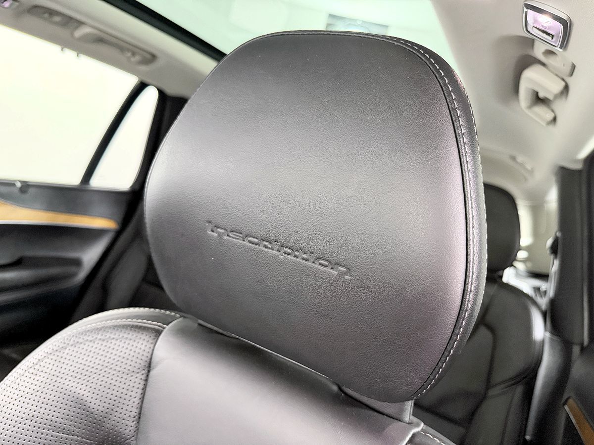 Volvo XC90 photo 32