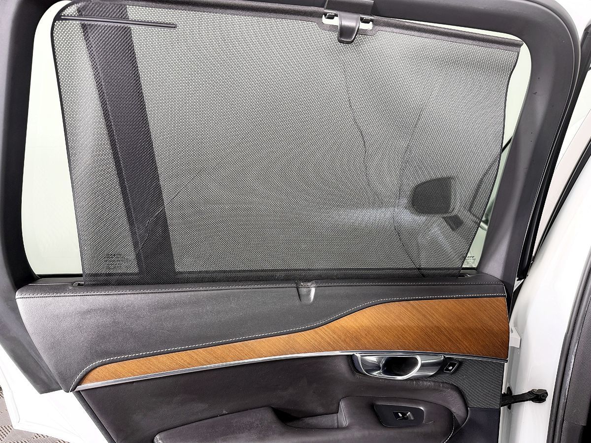 Volvo XC90 photo 38