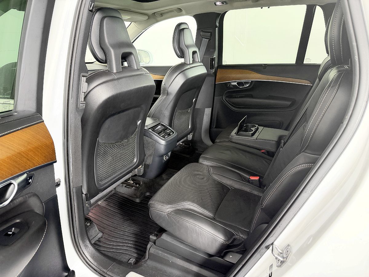 Volvo XC90 photo 39