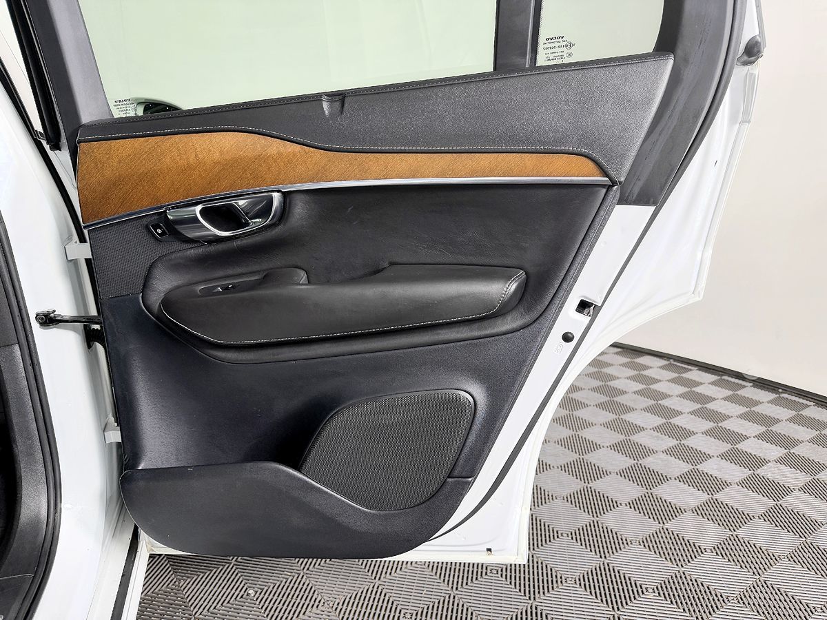 Volvo XC90 photo 43