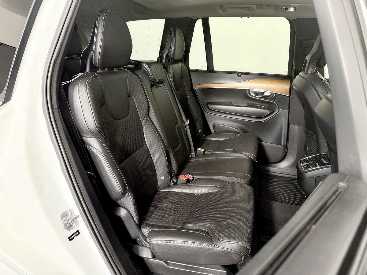 Volvo XC90 photo 45