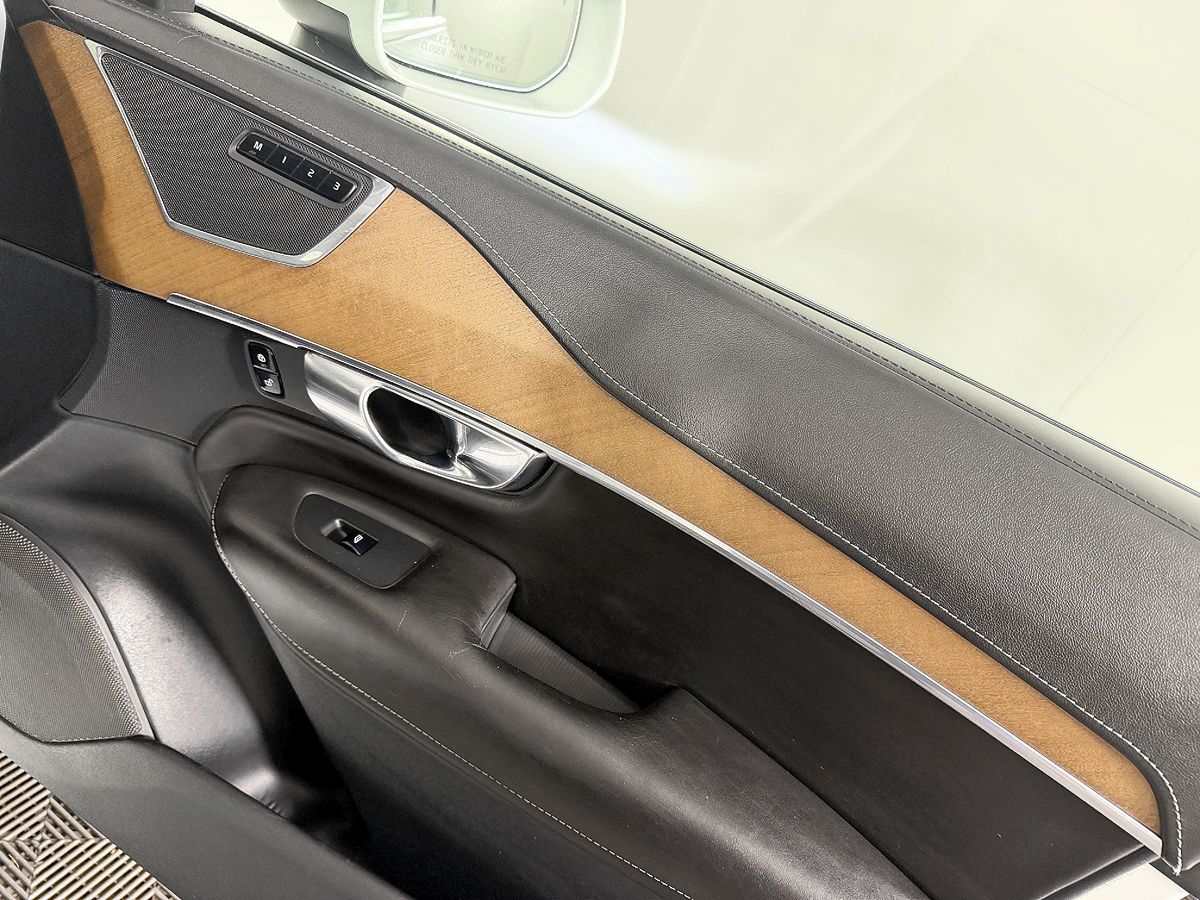 Volvo XC90 photo 47
