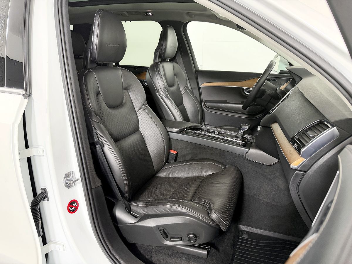 Volvo XC90 photo 50