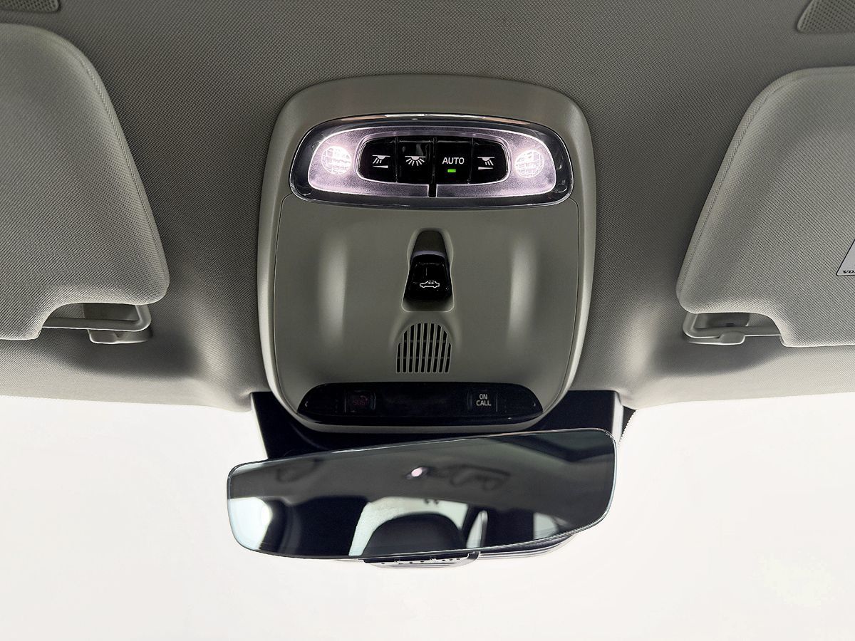 Volvo XC90 photo 55