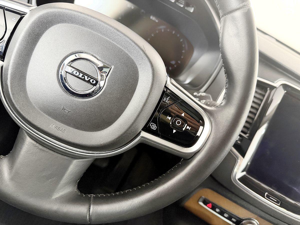 Volvo XC90 photo 58