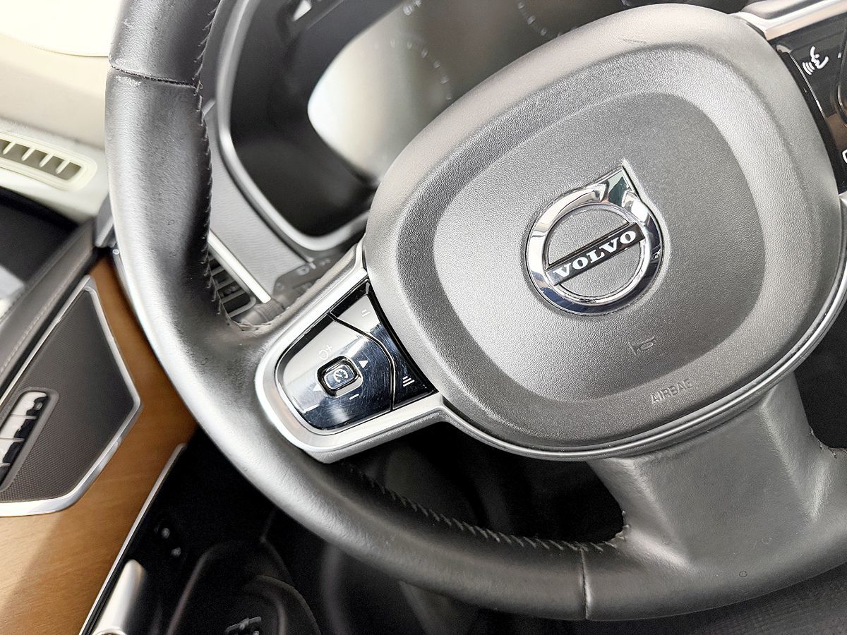 Volvo XC90 photo 59