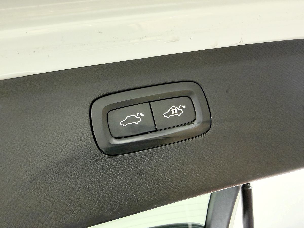 Volvo XC90 photo 14