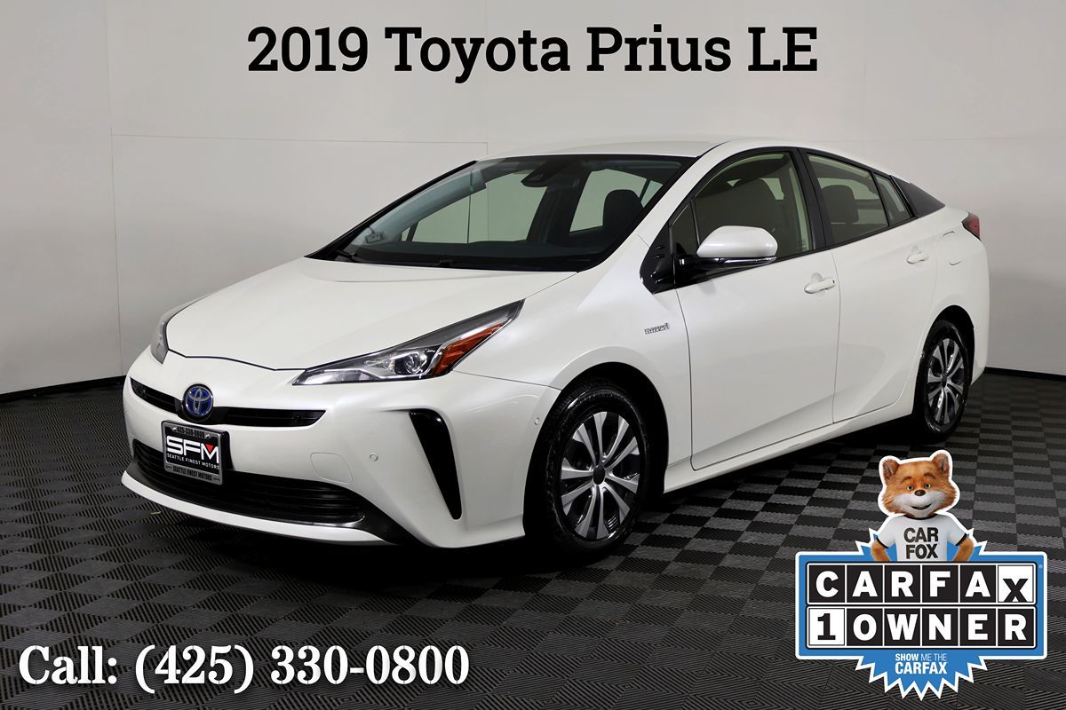 2019 Toyota Prius LE FWD's photo