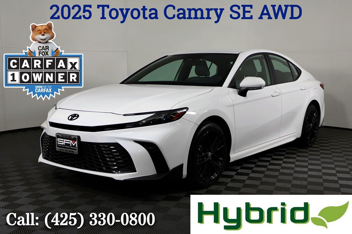 2025 Toyota Camry SE AWD Hybrid's photo