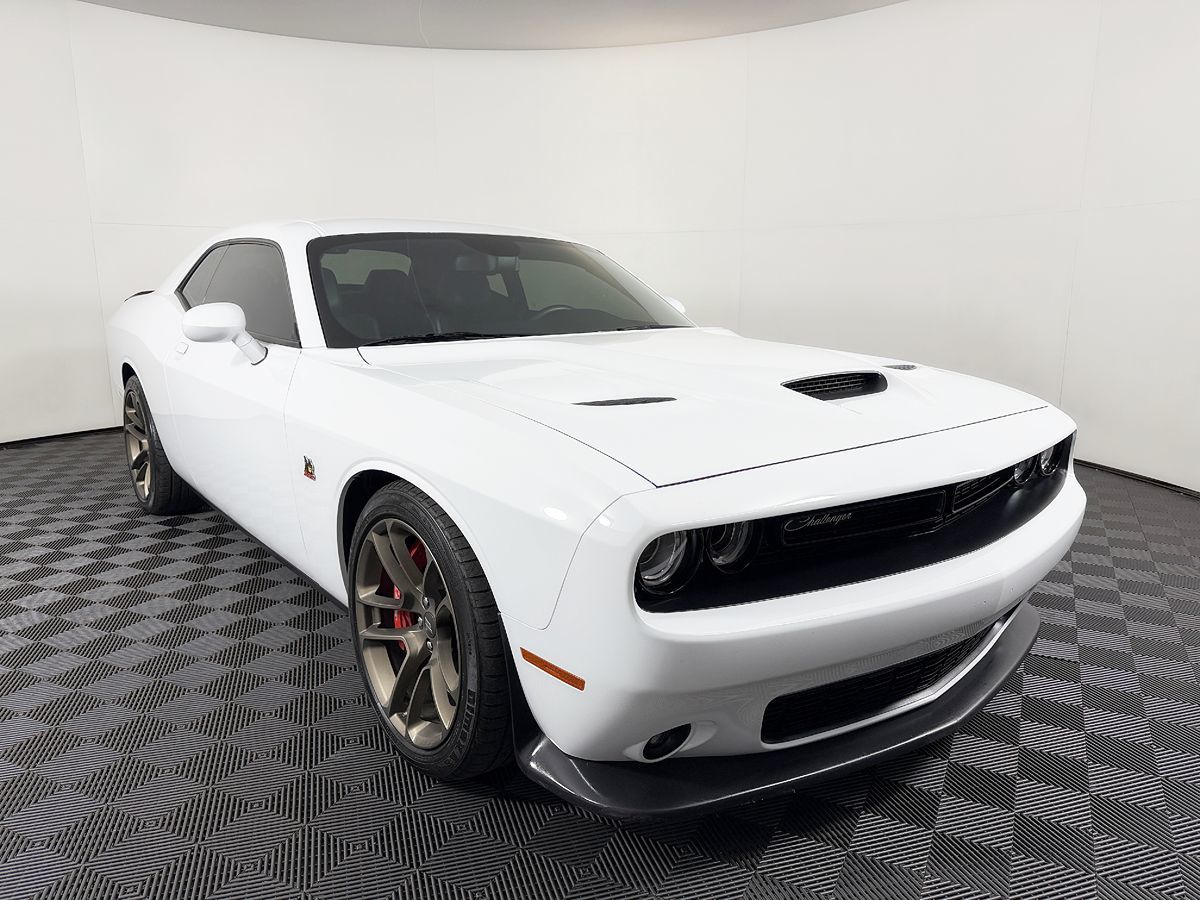 Dodge Challenger photo 7