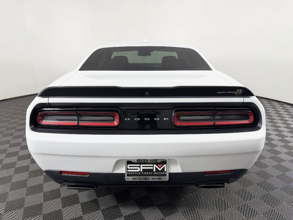 Dodge Challenger photo 11