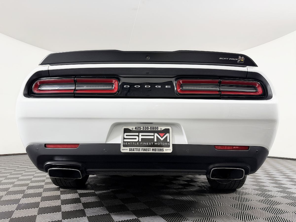 Dodge Challenger photo 12