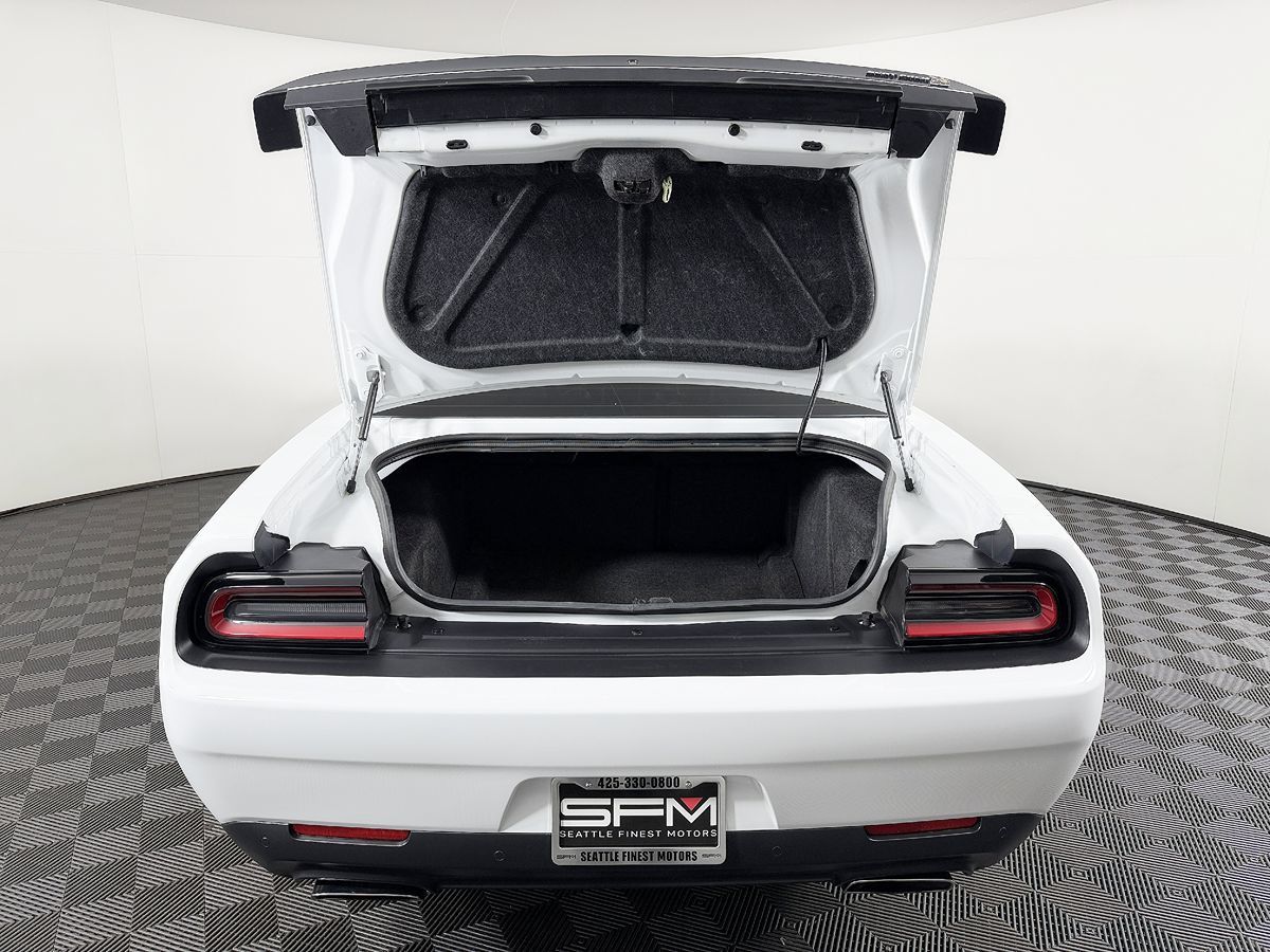 Dodge Challenger photo 15
