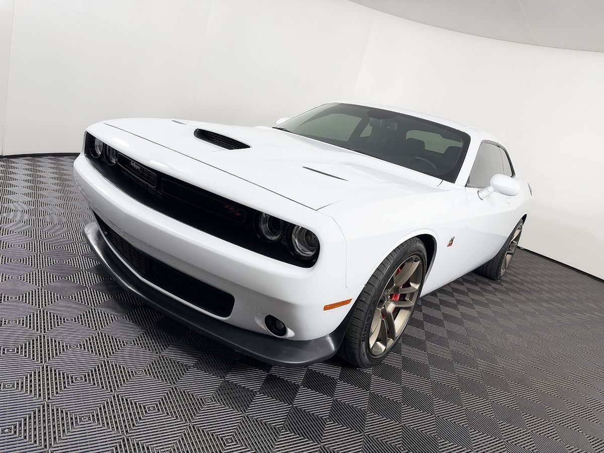 Dodge Challenger photo 21