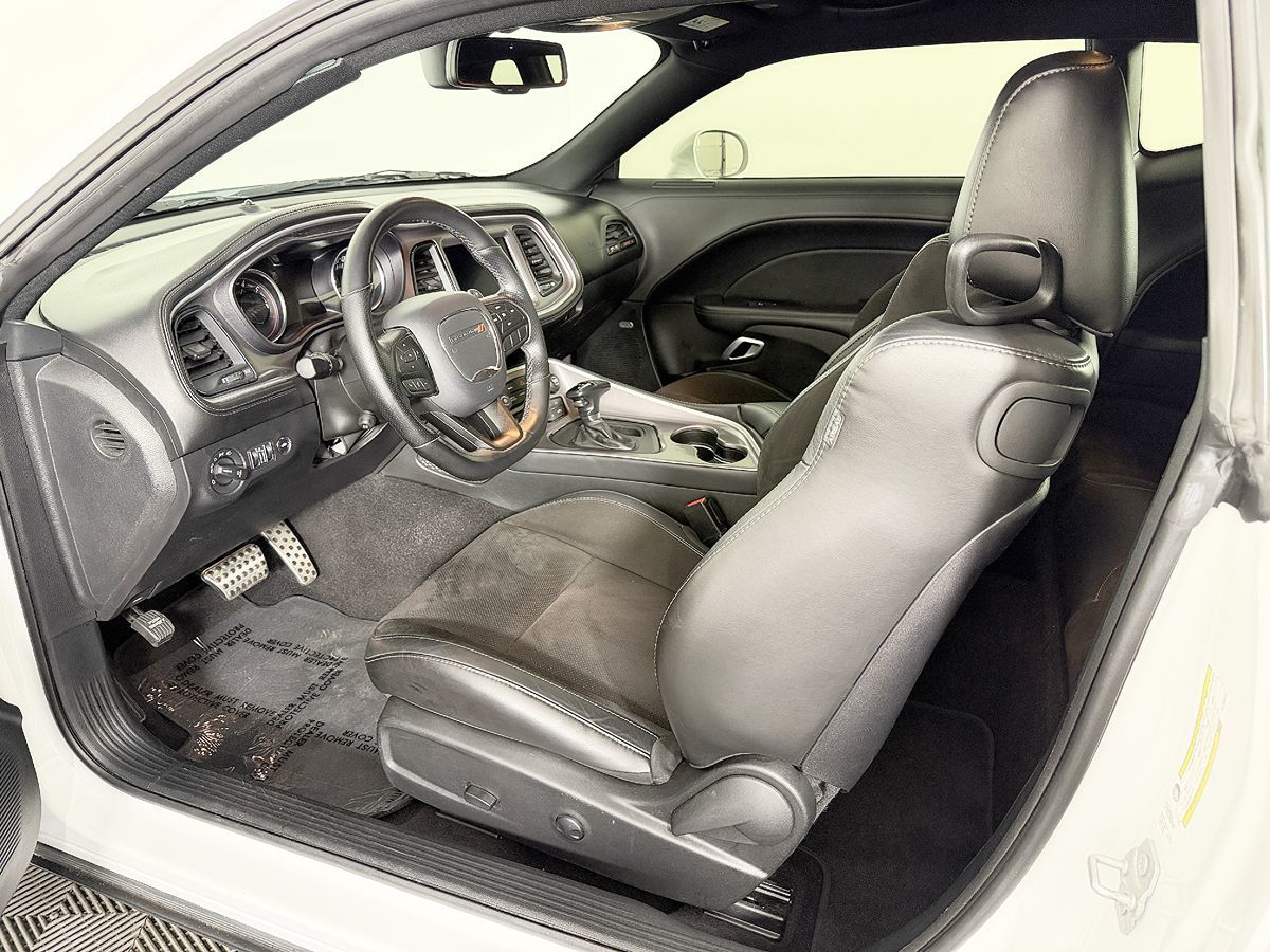 Dodge Challenger photo 39