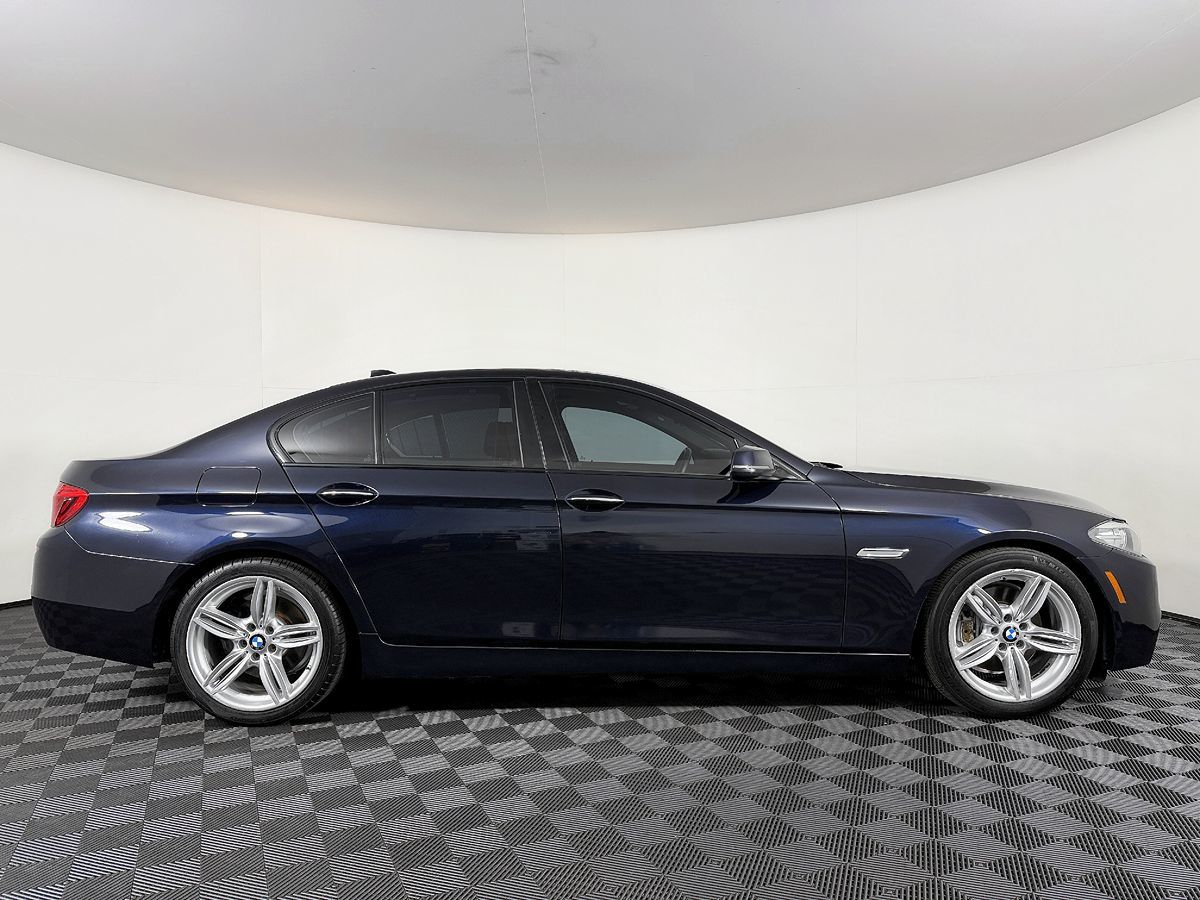 BMW 5 Series photo 7