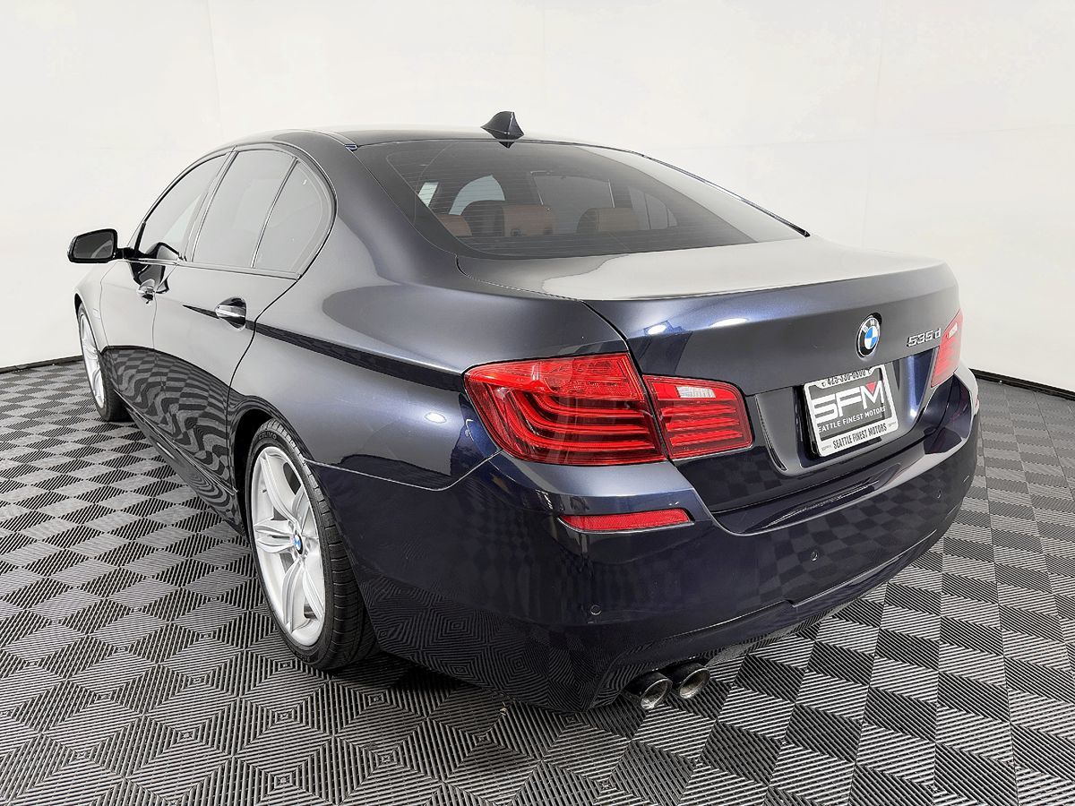 BMW 5 Series photo 11