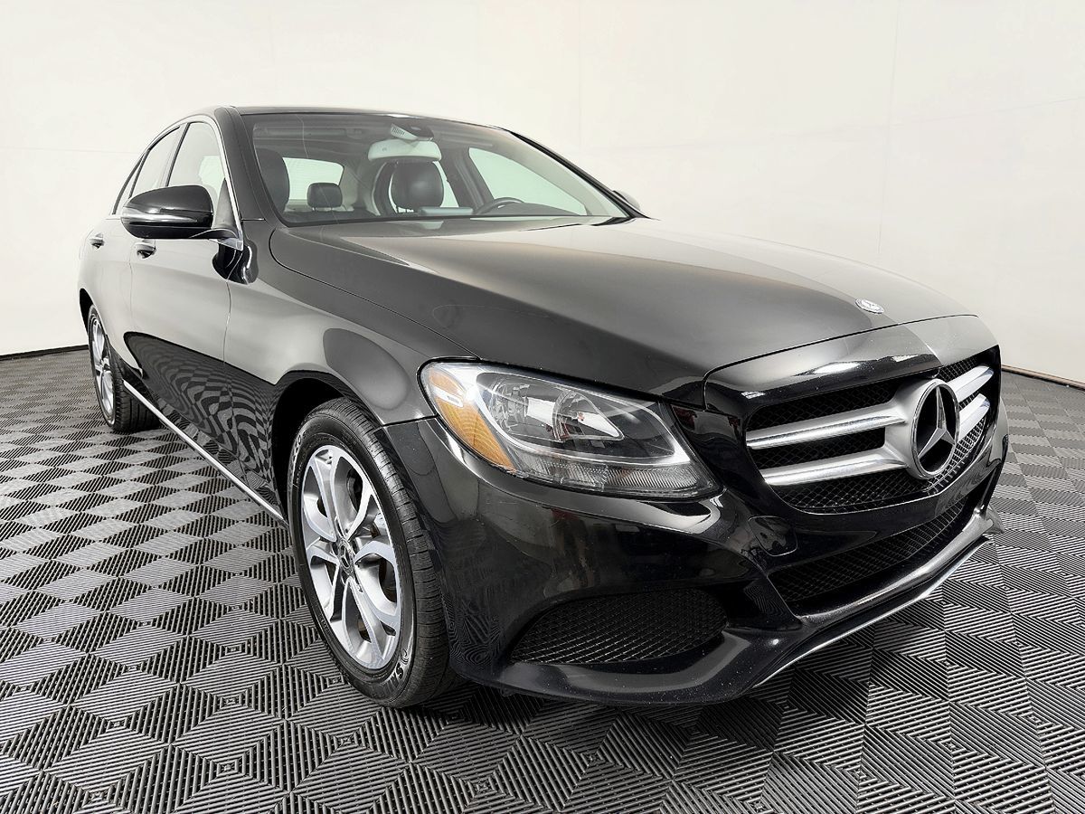 Mercedes-Benz C300 photo 5