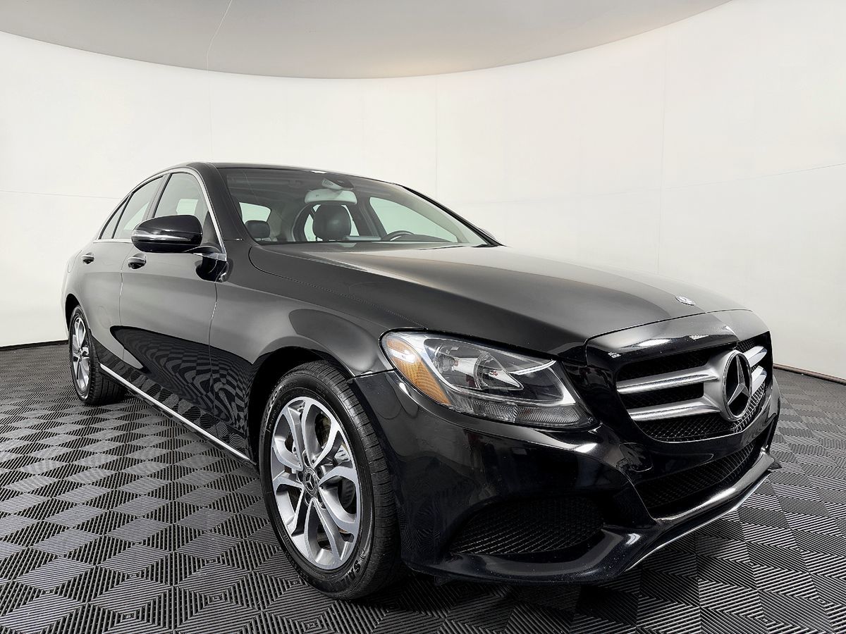 Mercedes-Benz C300 photo 6
