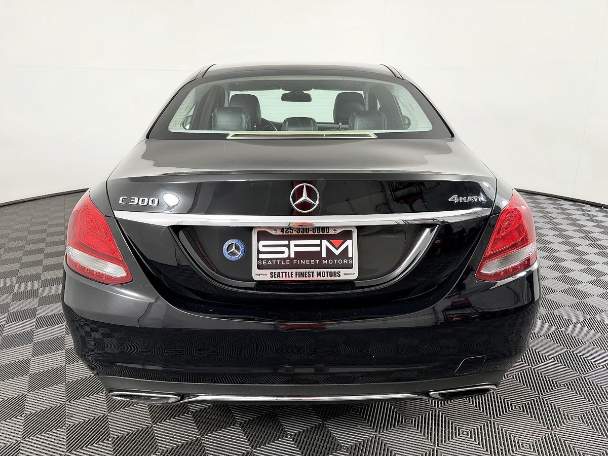 Mercedes-Benz C300 photo 10