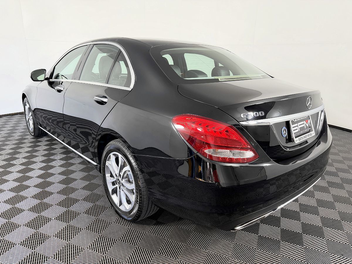 Mercedes-Benz C300 photo 16