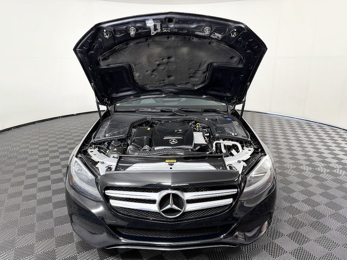Mercedes-Benz C300 photo 20