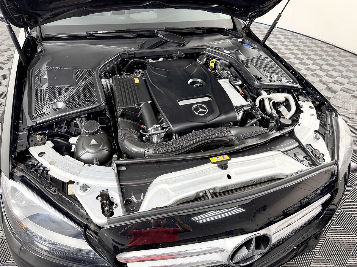 Mercedes-Benz C300 photo 22