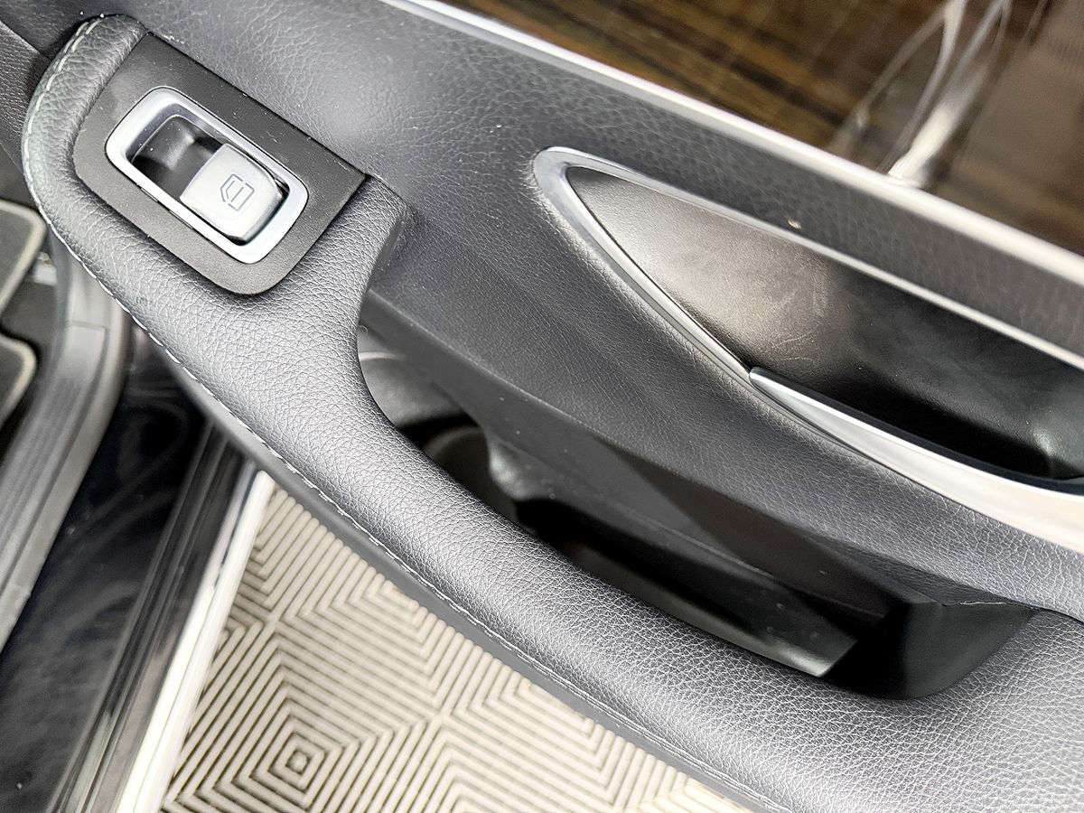 Mercedes-Benz C300 photo 42