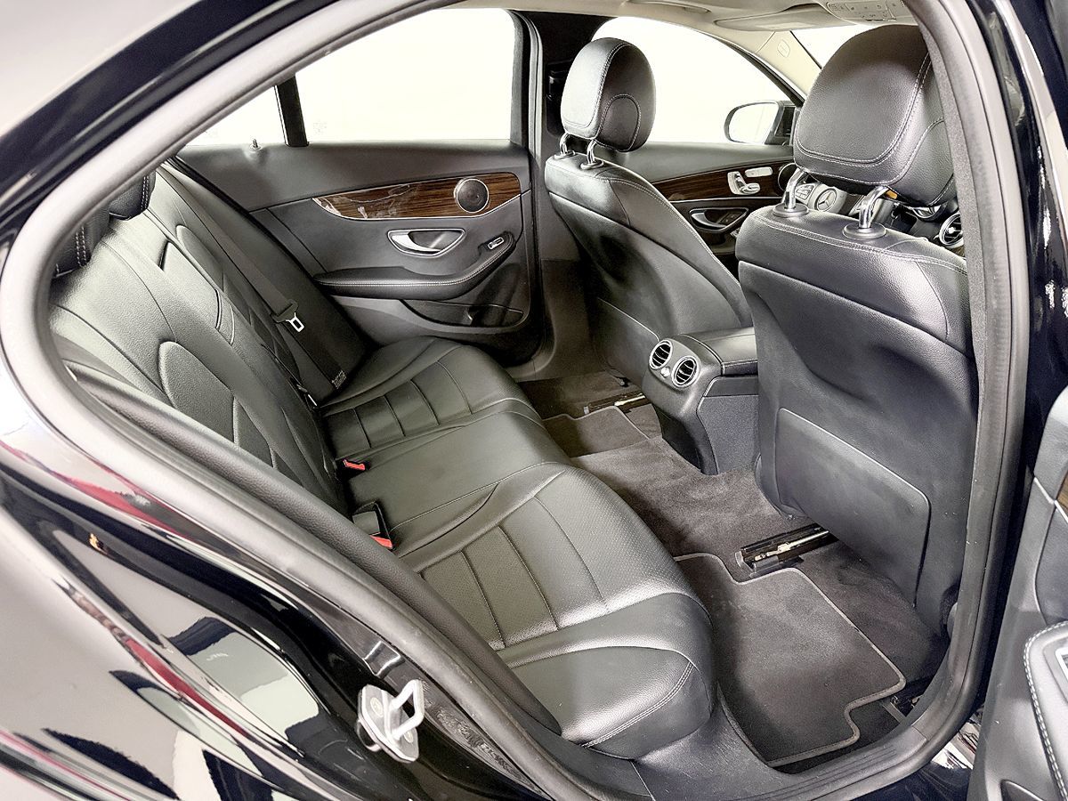 Mercedes-Benz C300 photo 43