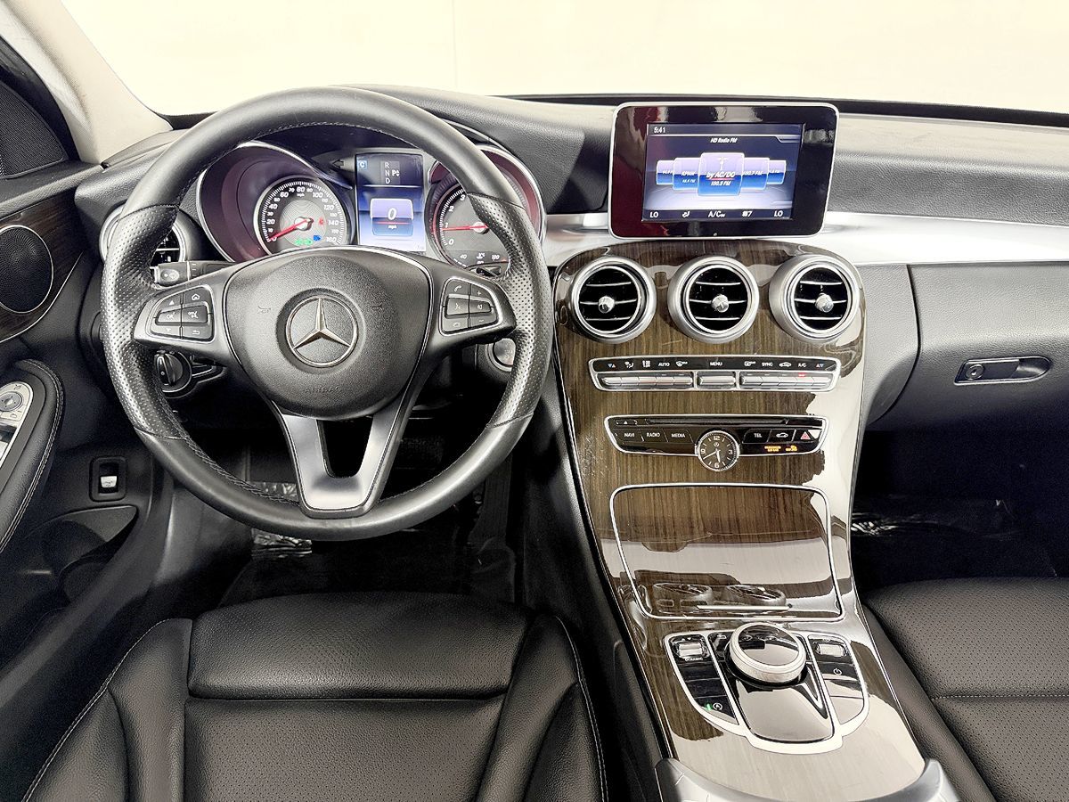 Mercedes-Benz C300 photo 55