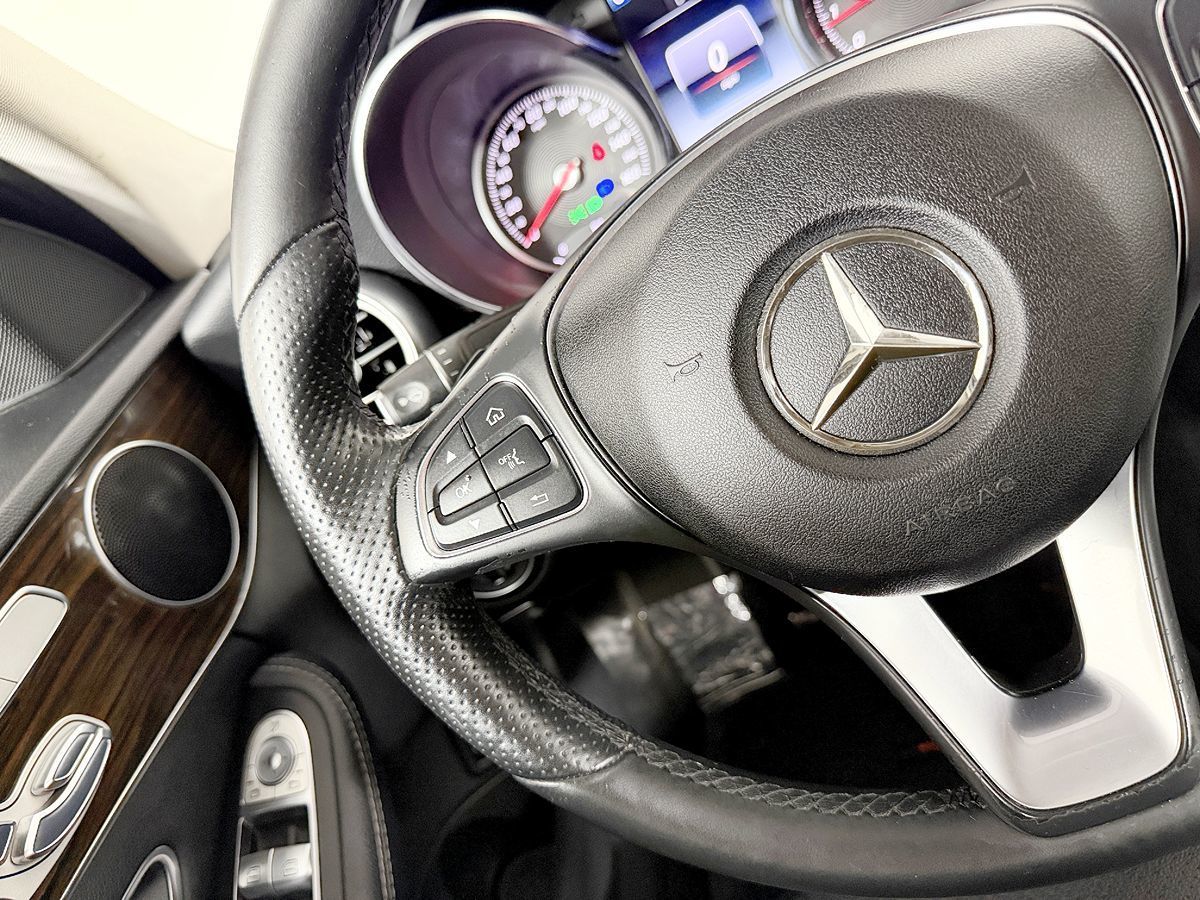 Mercedes-Benz C300 photo 58