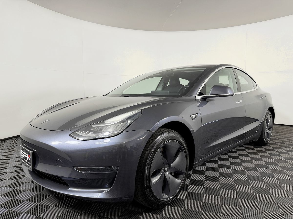 Tesla Model 3 photo 2