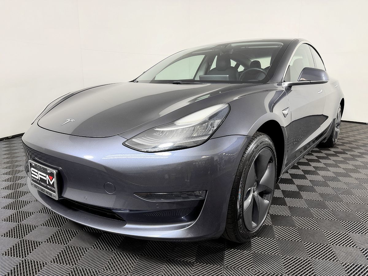 Tesla Model 3 photo 3