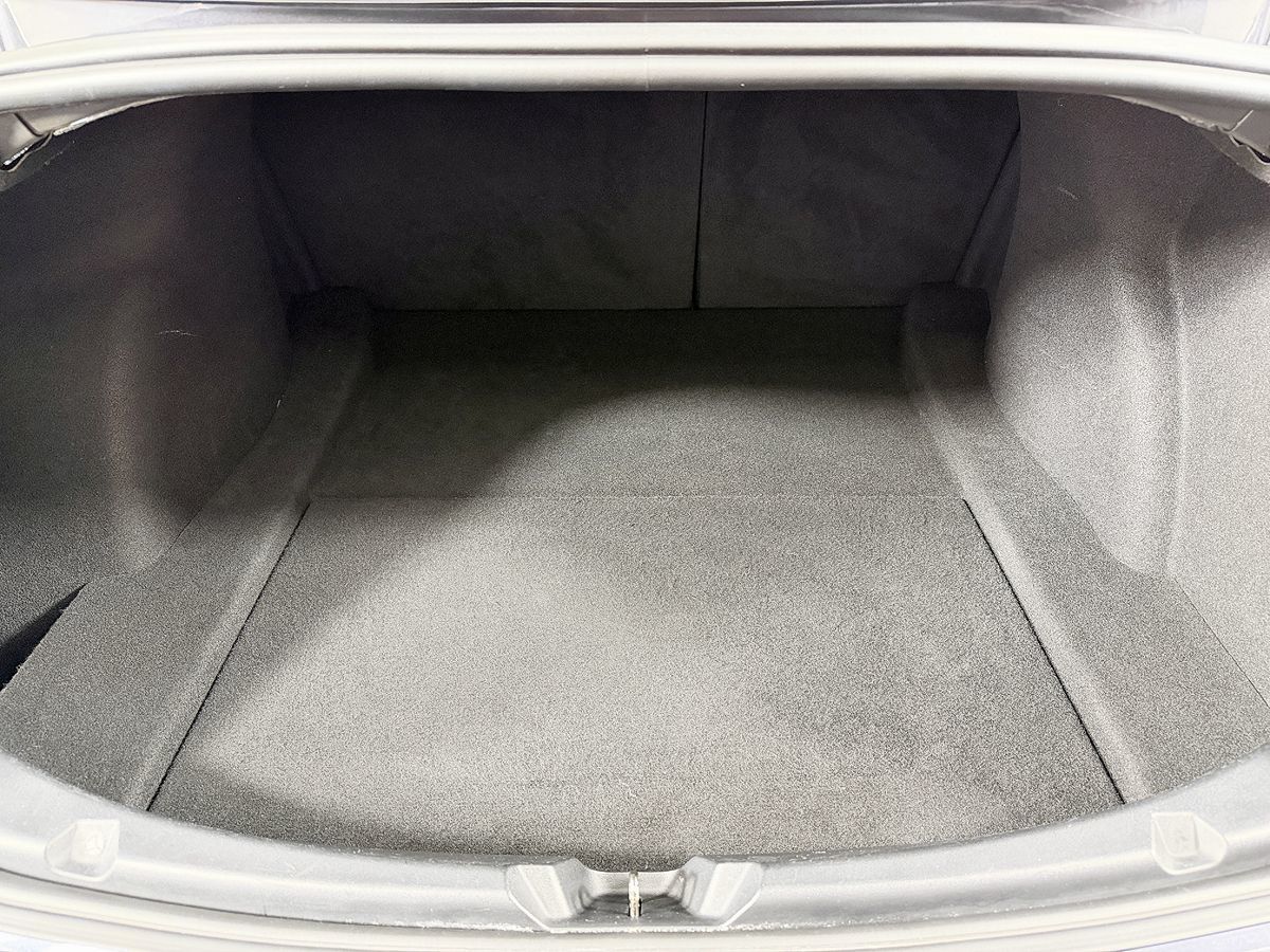 Tesla Model 3 photo 12