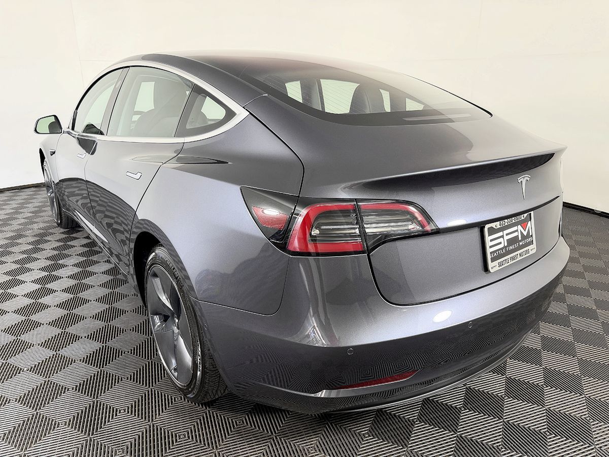 Tesla Model 3 photo 14