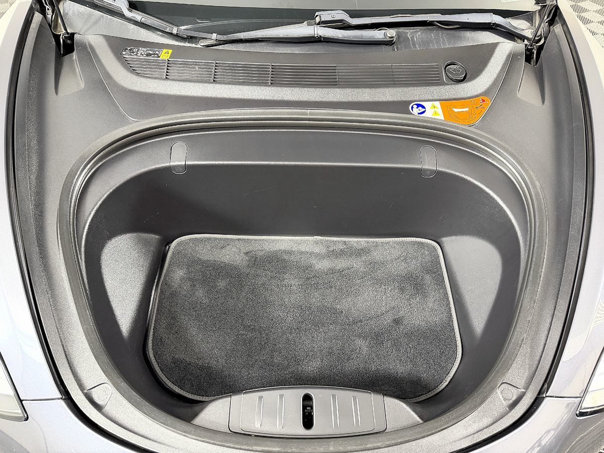 Tesla Model 3 photo 19