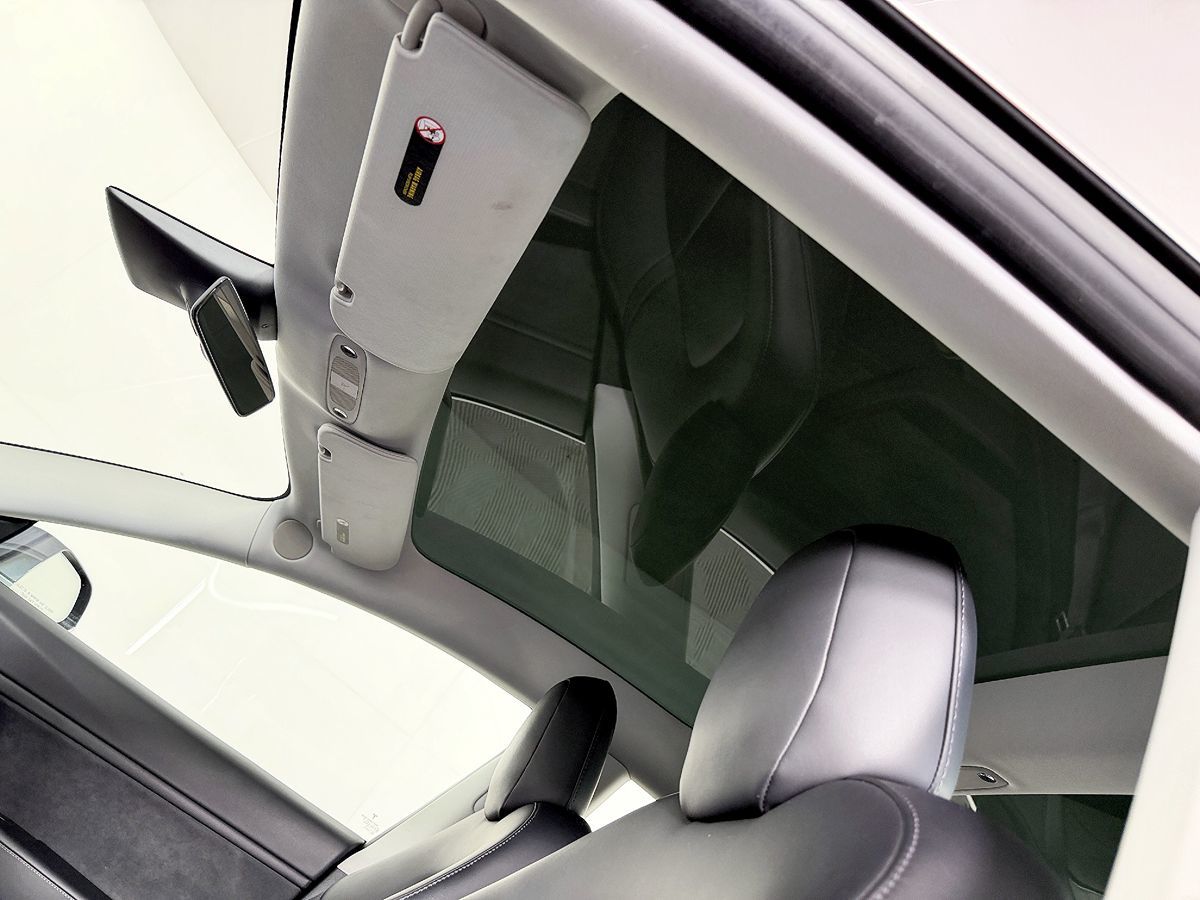 Tesla Model 3 photo 25