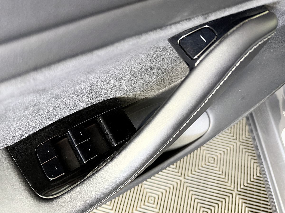 Tesla Model 3 photo 27